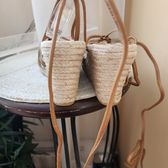 NWT.andre assous wrap up Wedge siz 9.5 - Picture 6 of 8